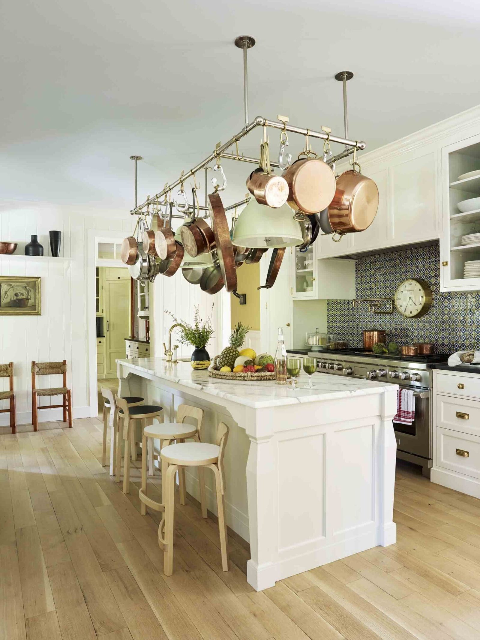 Clever Kitchen Island Storage Incorporating Pull-Out Trash Bins