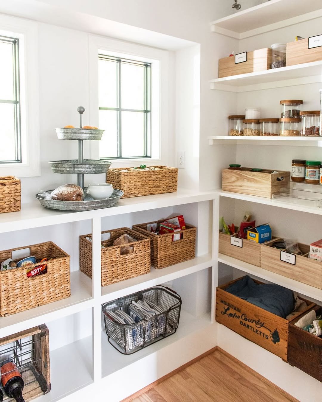 pantry shelf organization